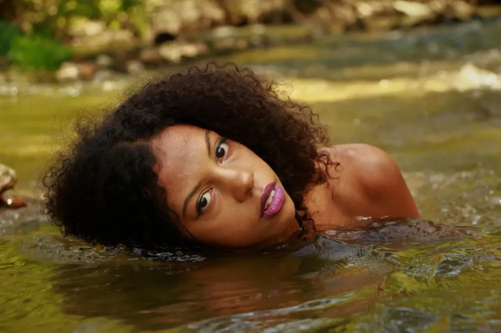 Olivia – séance photo été en rivière à Dijon